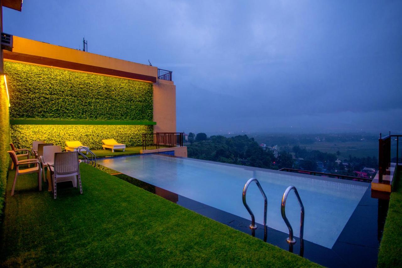 Encore Suites Goa ปณชี ภายนอก รูปภาพ