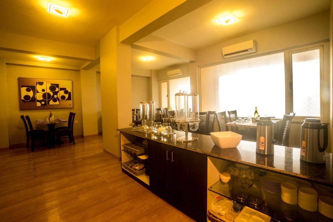 Encore Suites Goa ปณชี ภายนอก รูปภาพ