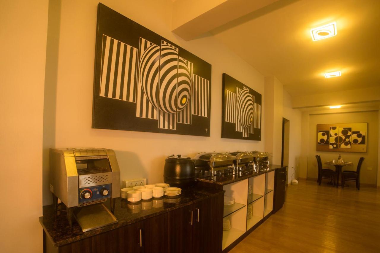 Encore Suites Goa ปณชี ภายนอก รูปภาพ